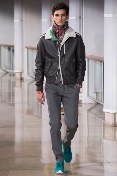 Look 24